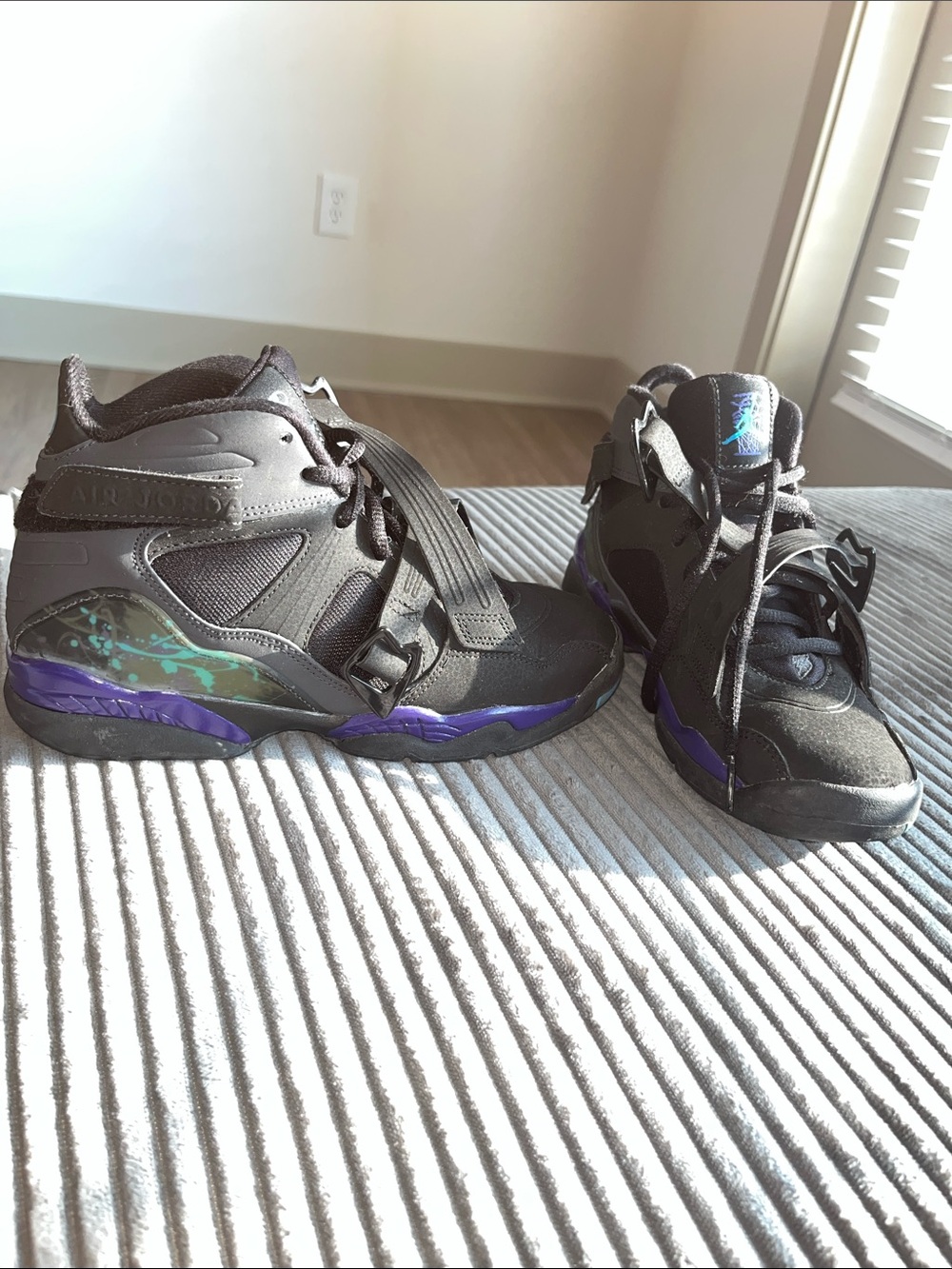 Air Jordan 8 Retro GS Shoes  boys sz 4